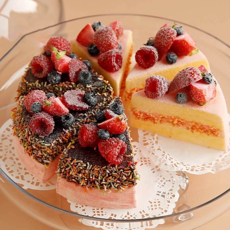 Berry Sponge Cake Slices